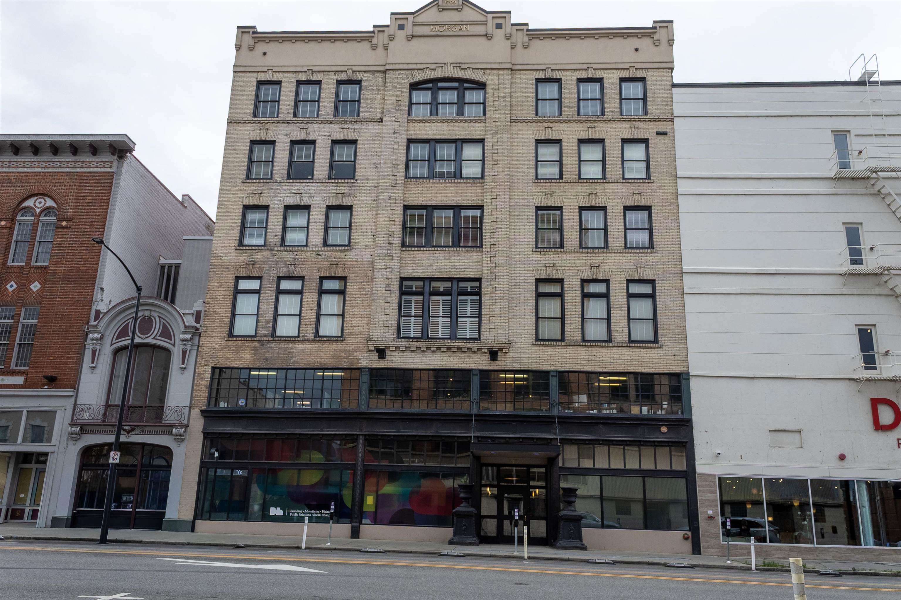 315 Riverside Ave