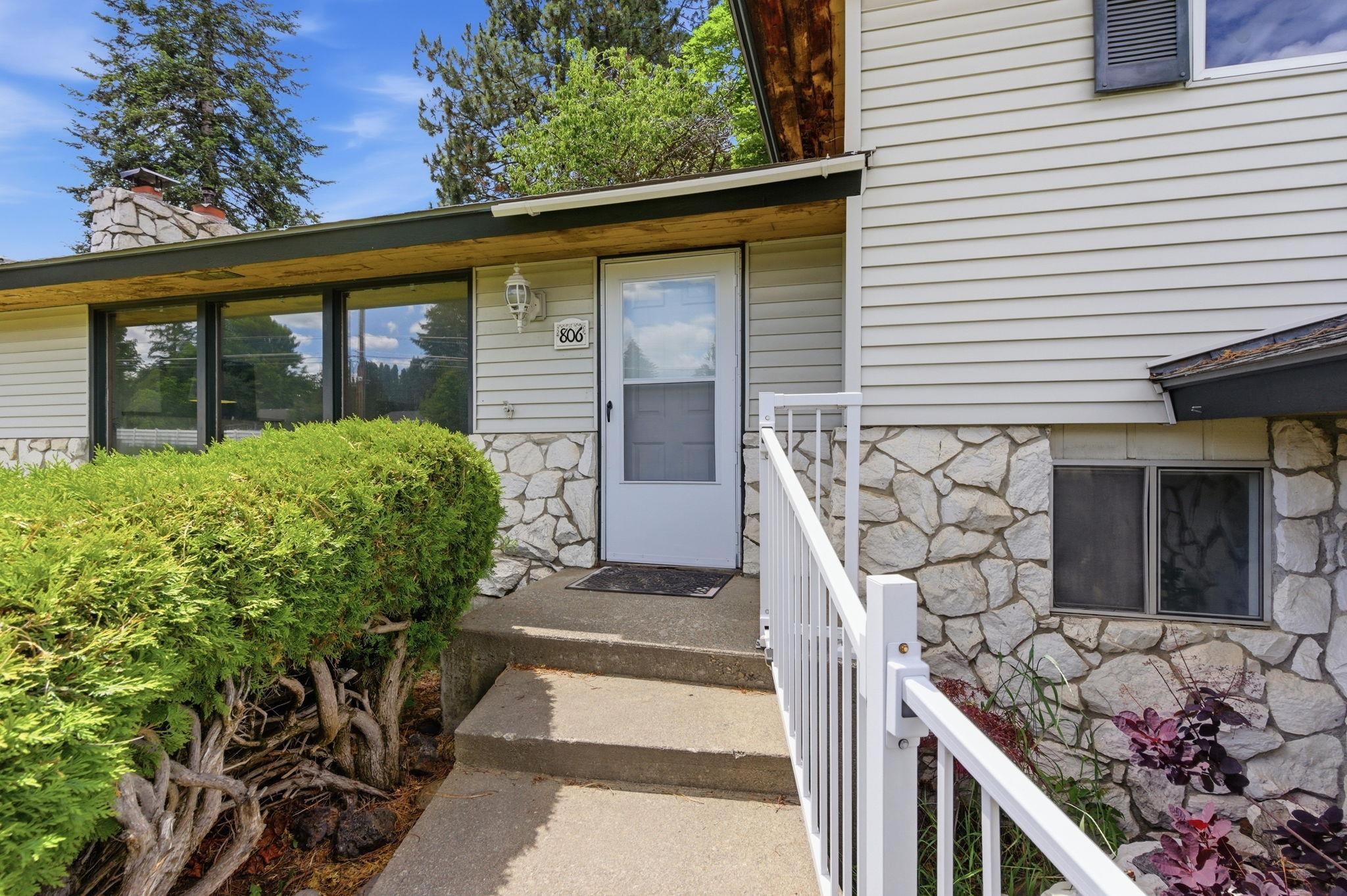 Single Family at 806 Adams Rd, Spokane Valley, WA