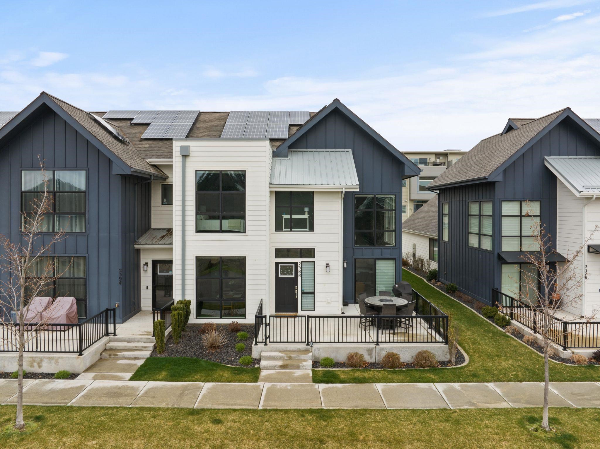 2388 Centennial Pl