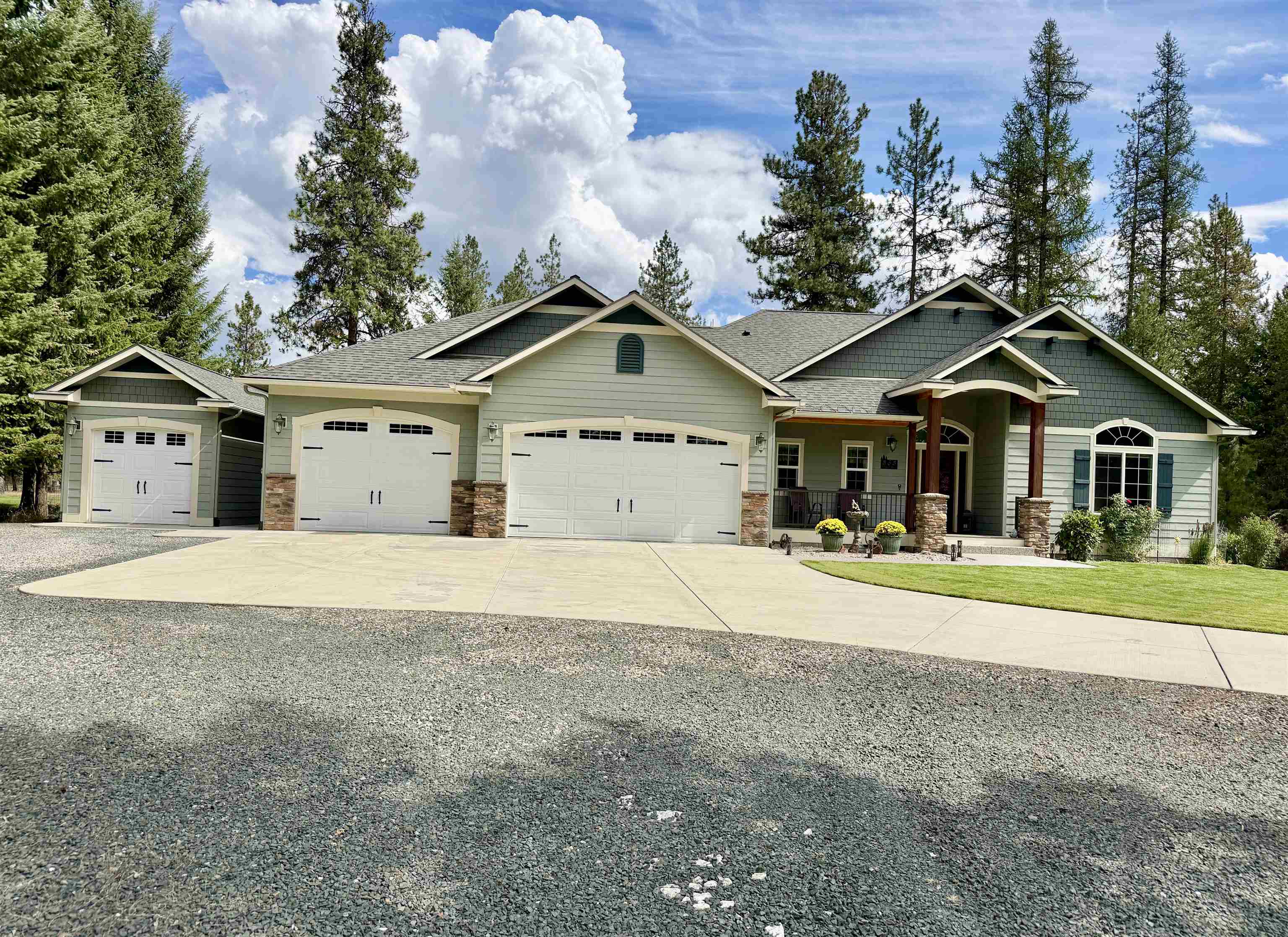 Single Family at 868 Hogans Way, Chewelah, WA
